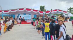 Ratusan Siswa Gelar Gladi Resik Sambut Kedatangan Mendikdasmen di Teluk Bintuni