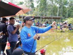 Lomba Mancing Semarakkan HUT ke-23 Teluk Bintuni, Ratusan Warga Antusias Ikut Bertanding