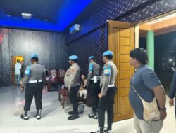 Cegah Pelanggaran Anggota, Kapolres Teluk Bintuni Turunkan Propam Razia THM