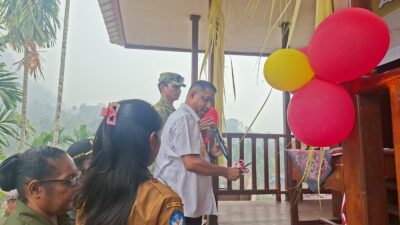 Bupati Yohanis Manibuy Hadirkan Pembangunan,Resmikan Rumah Singgah dan Empat Ruang Kelas Di Yakati